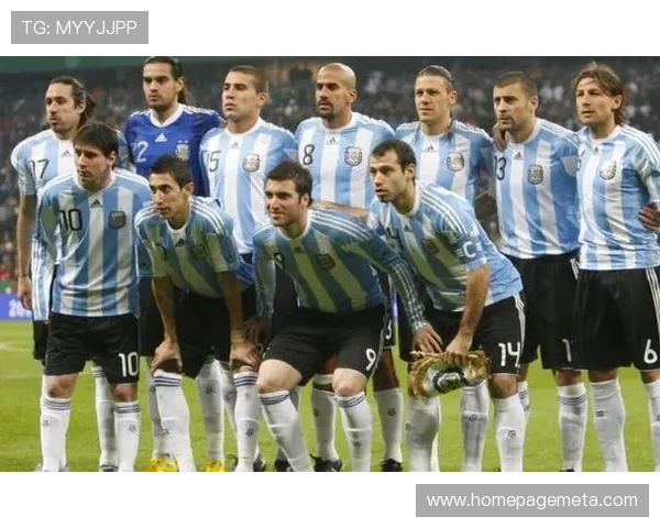 90年代足球传奇球星集锦 回顾经典瞬间与无与伦比的辉煌表现