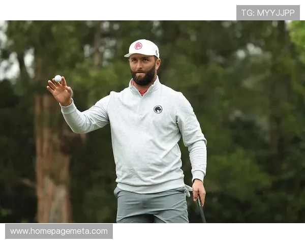 足球场上的55号球星：他如何凭借实力成为赛场新传奇的焦点人物